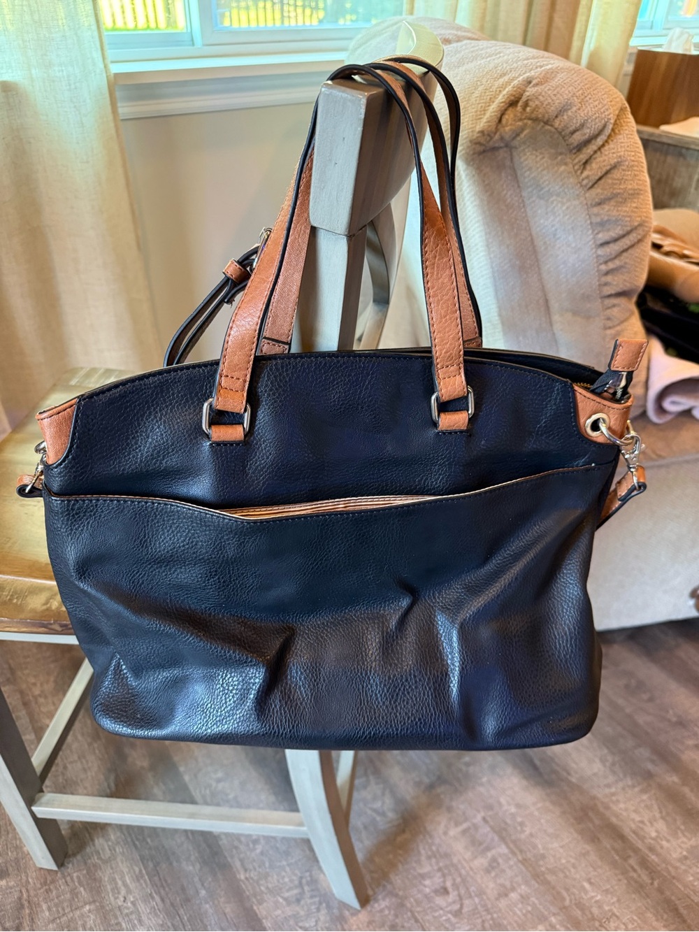 Market & Spruce Black and Tan bag